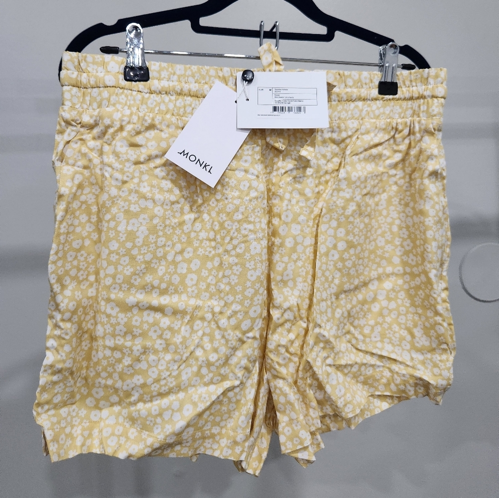 Monki Lilo co-ord beach short in yellow floral print